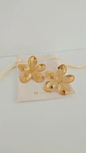 Load image into Gallery viewer, ESTAMBUL EARRINGS
