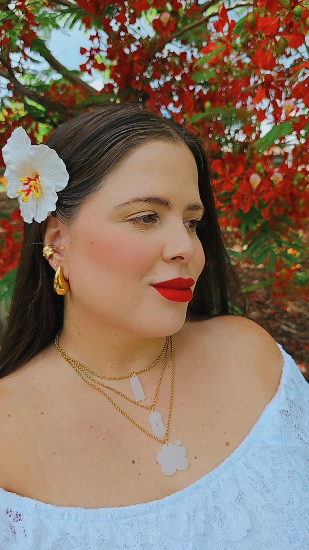 PR WHITE NECKLACE