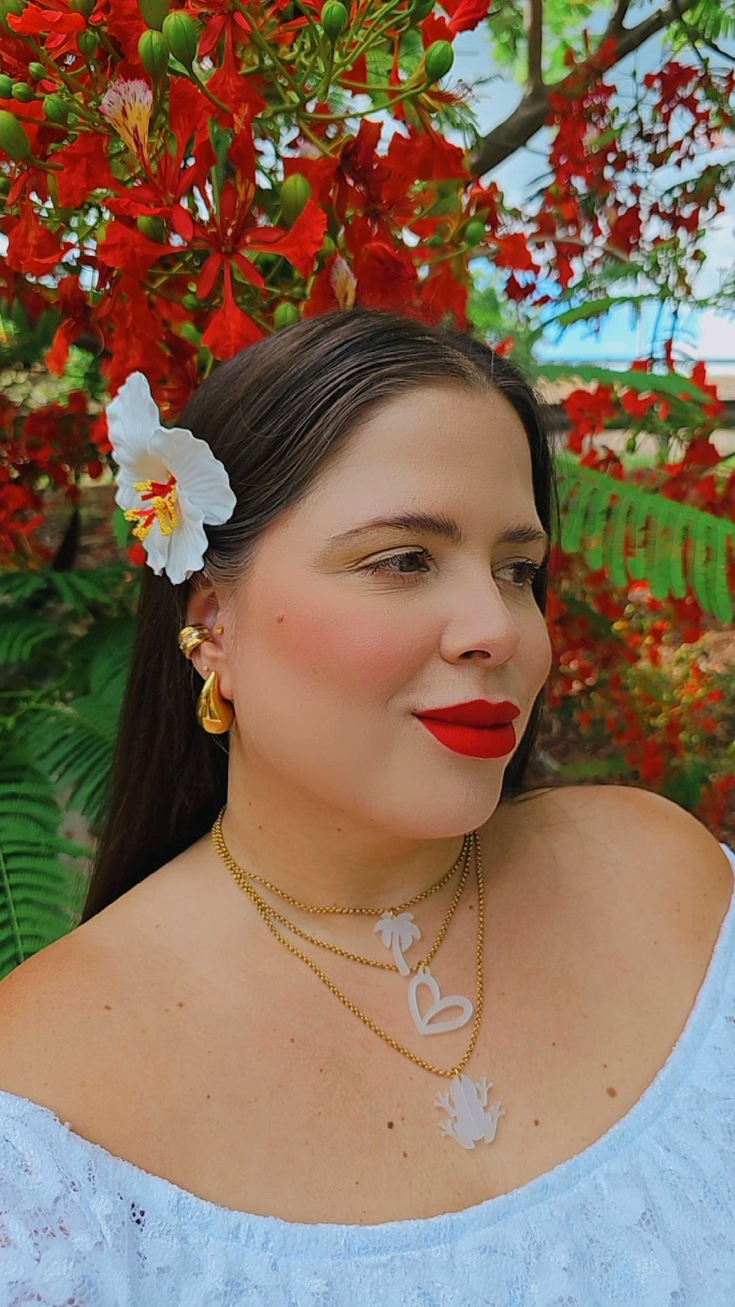 PR WHITE NECKLACE