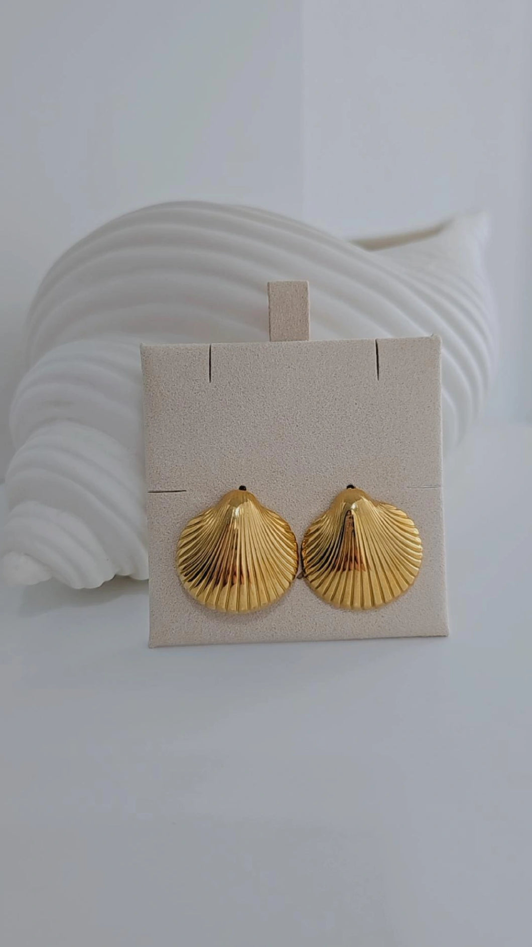 KŌLOA EARRINGS